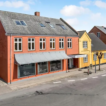 Amazing In With Wifi And 4 Bedrooms *