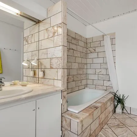 דירה Amazing In With Wifi And 4 Bedrooms Karise