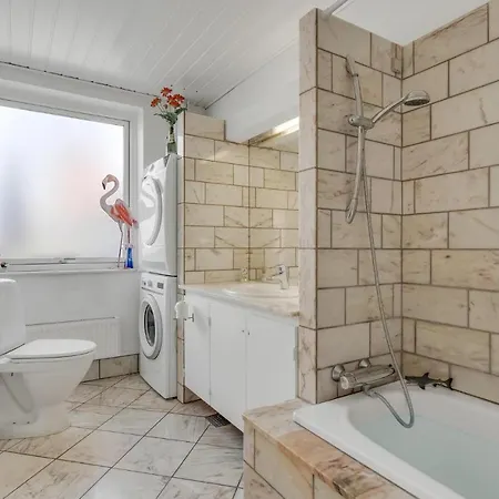 Amazing In With Wifi And 4 Bedrooms * Karise
